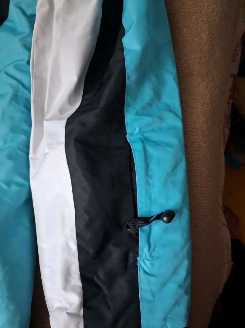 Chaqueta impermeable para hombre azul y negra - 4