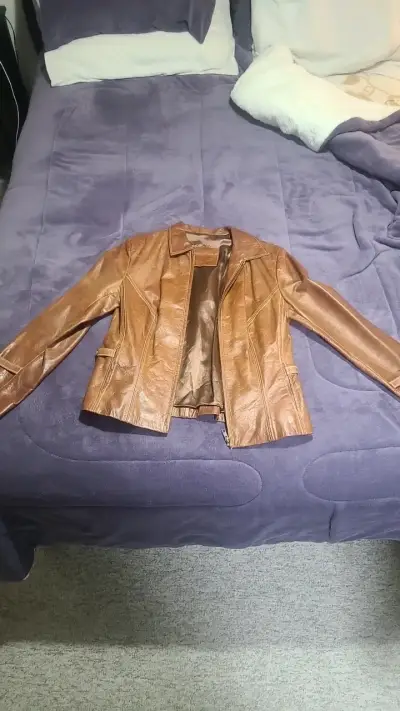 Chaqueta de cuero marrón para mujer - miniatura 1