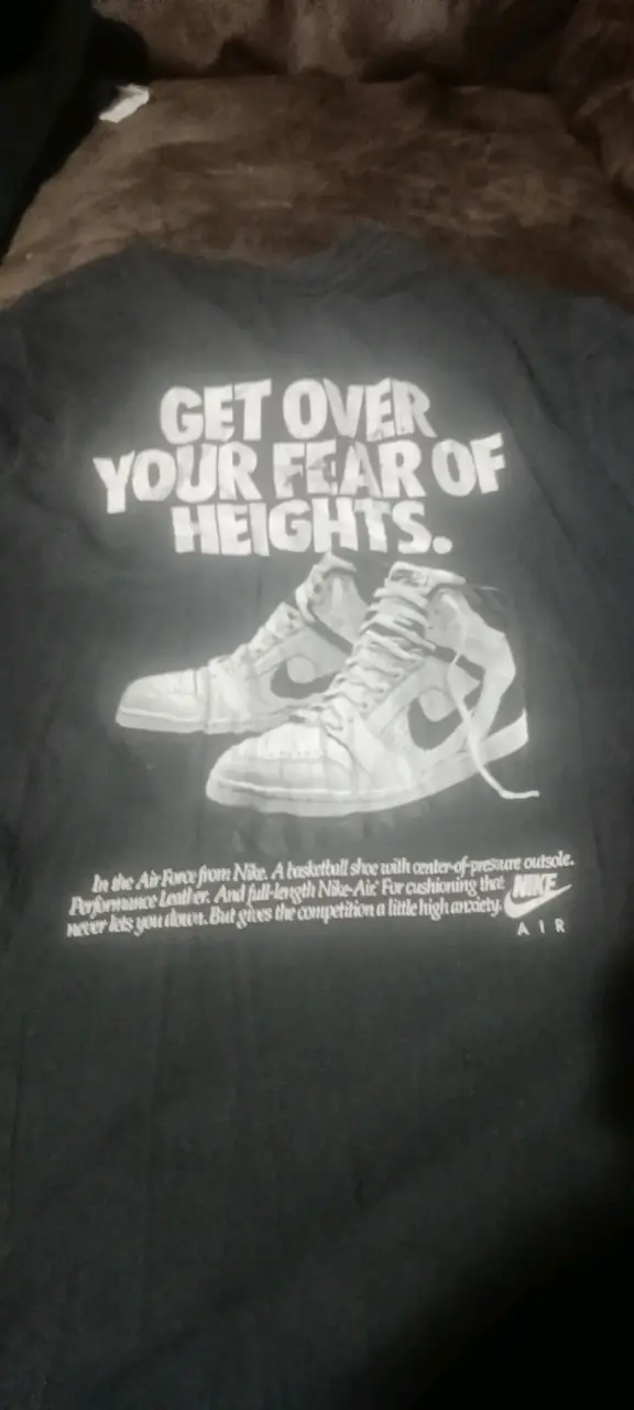Polera Nike Air gris con diseño retro - 3