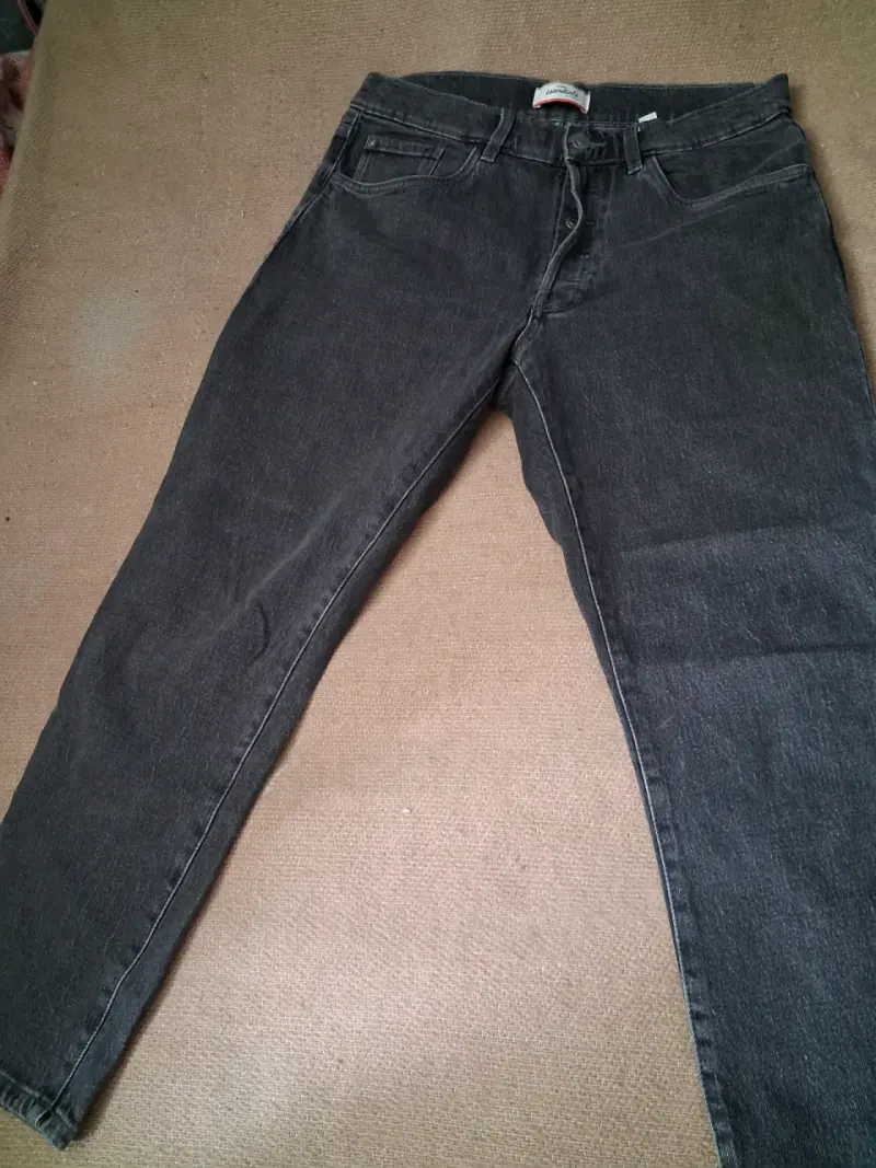 Jeans negros para mujer Essentials talla 40
