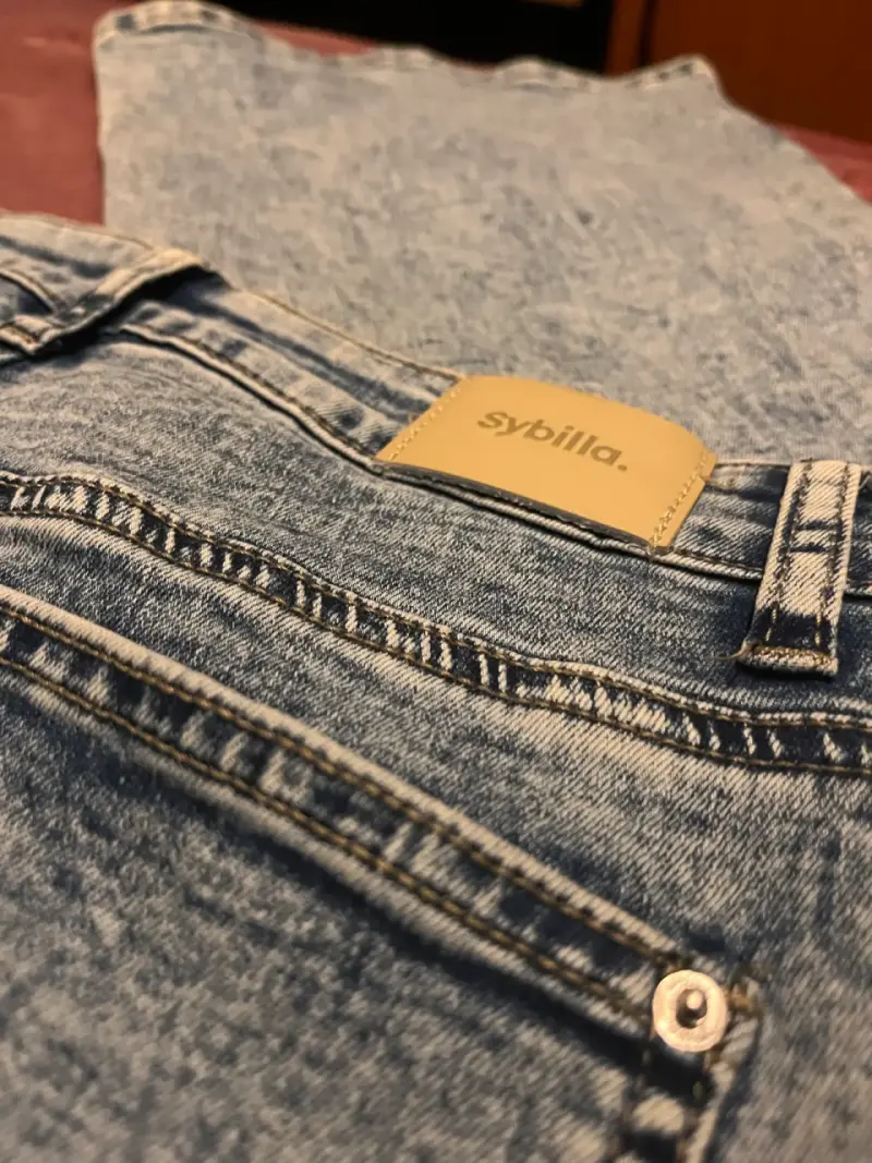 Jeans de mezclilla azul claro Sybilla