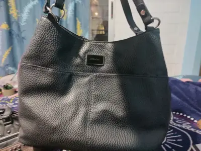 Zapatos de tacón medio negros y beige - miniatura 5