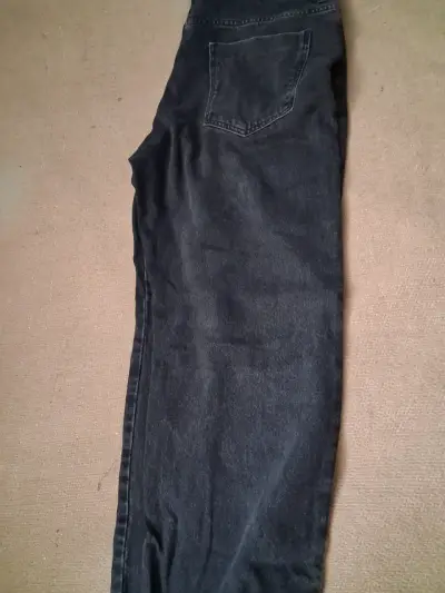 Jeans negros de mezclilla Zara para mujer - miniatura 2