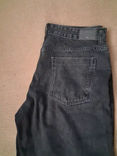Jeans negros de mezclilla Zara para mujer - miniatura 3