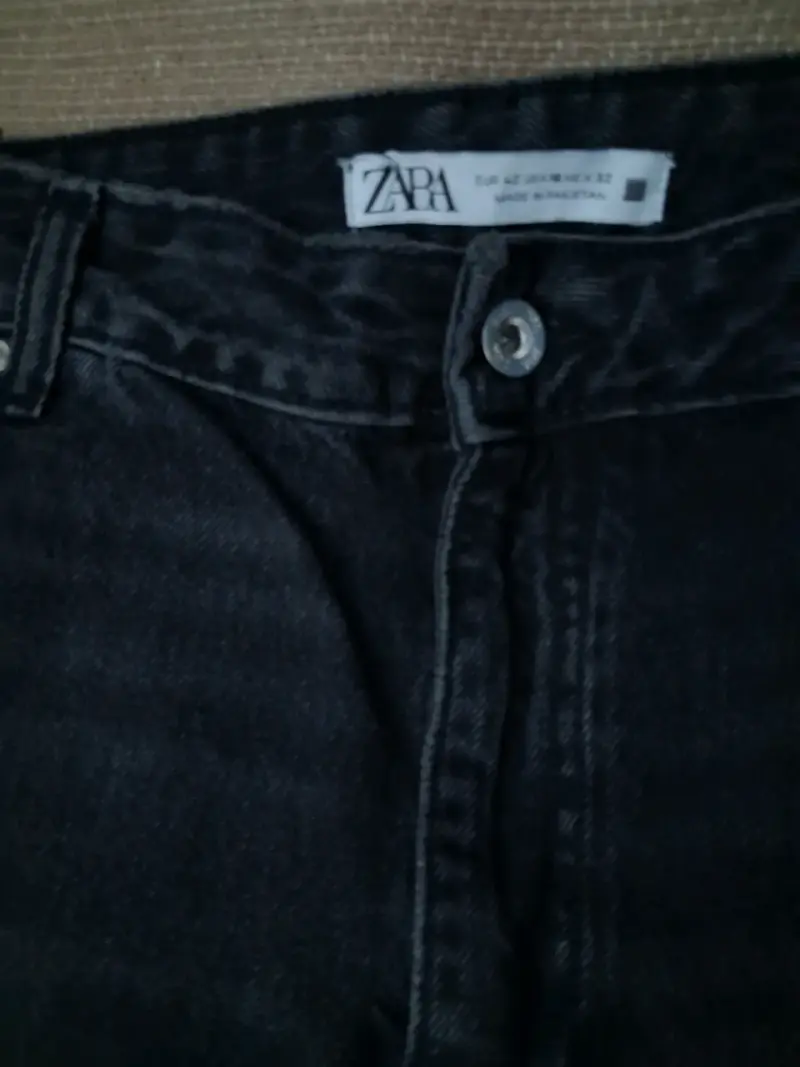 Jeans negros de mezclilla Zara para mujer - 4