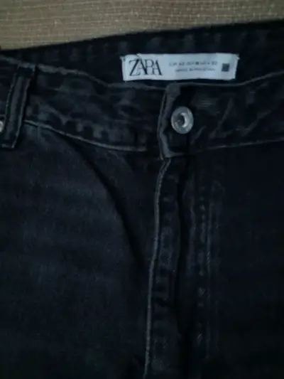 Jeans negros de mezclilla Zara para mujer - miniatura 4