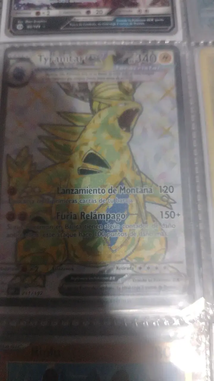 Cartas Pokémon Entrenador y Pokémon V - 6