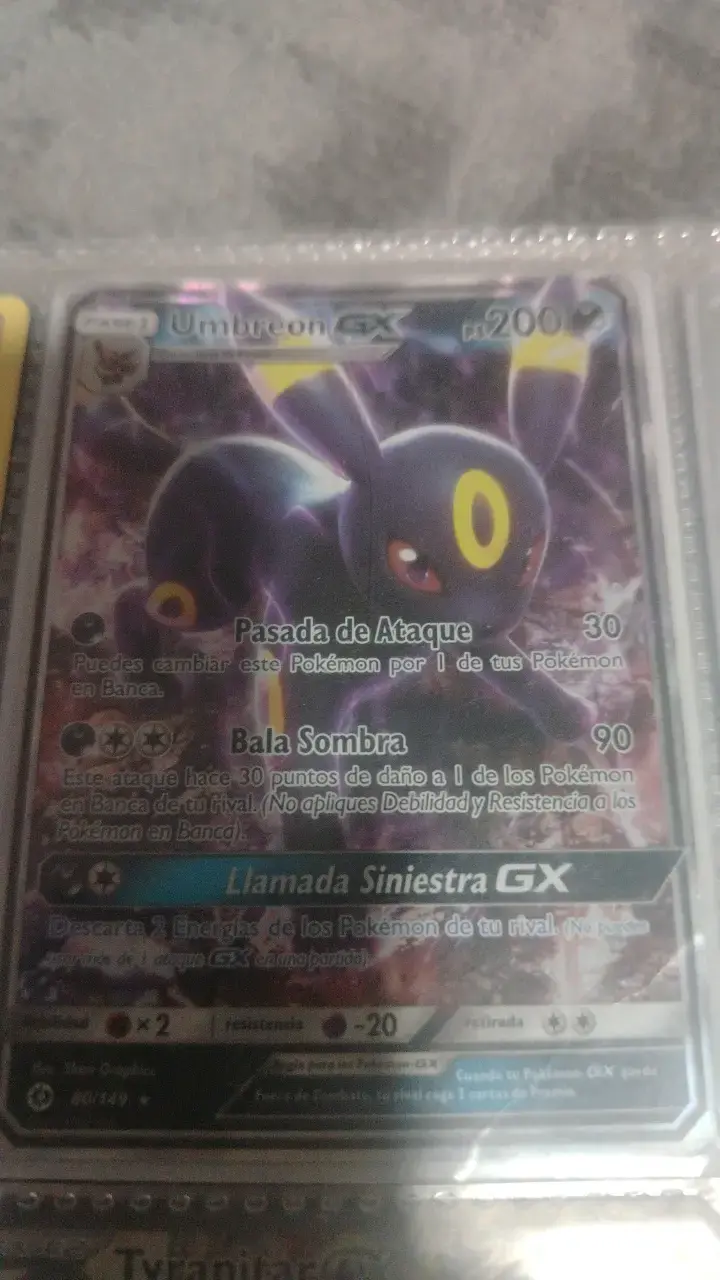 Carta Pokémon Umbreon GX holográfica - 1