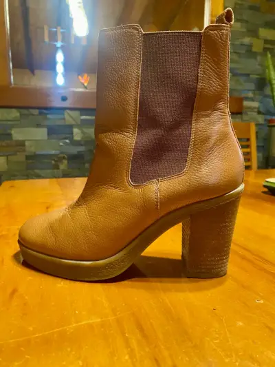 Botines de cuero marrón con tacón alto - miniatura 1