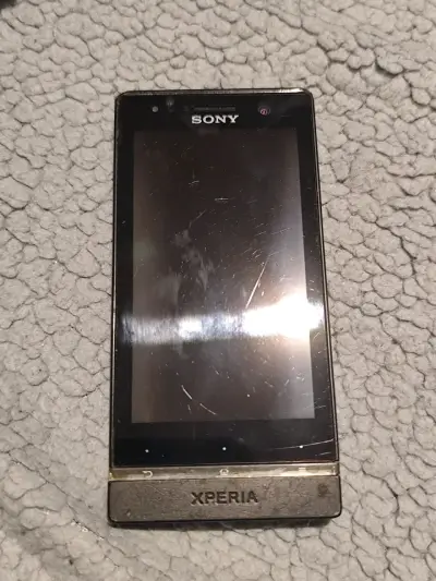 Sony Xperia U ST26i - miniatura 1