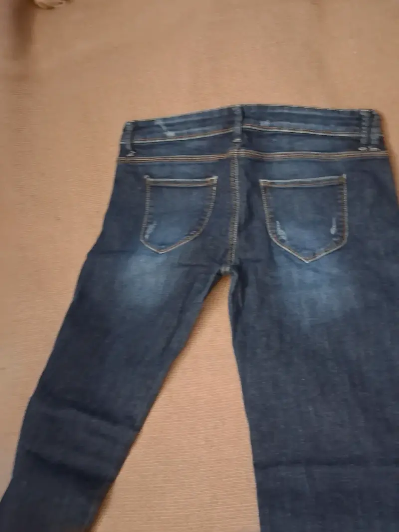 Jeans de mezclilla azul oscuro Clockhouse para mujer - 5