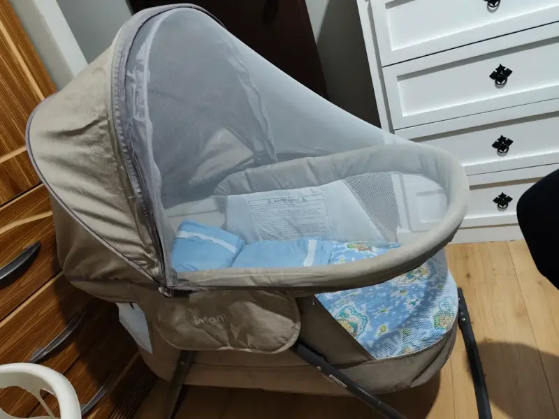 Cuna moisés portátil con mosquitero