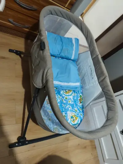 Cuna moisés portátil con mosquitero - miniatura 4