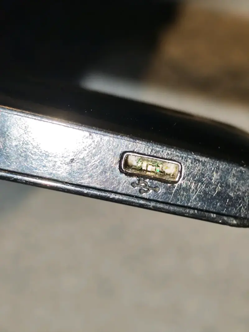 Sony Xperia U ST26i - 4