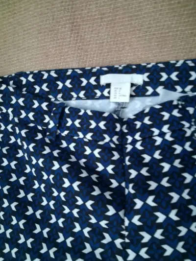 Pantalones estampados azul y blanco para mujer - miniatura 2
