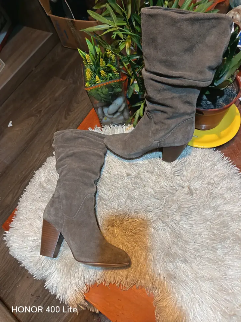 Botas de gamuza marrón con tacón alto - 6