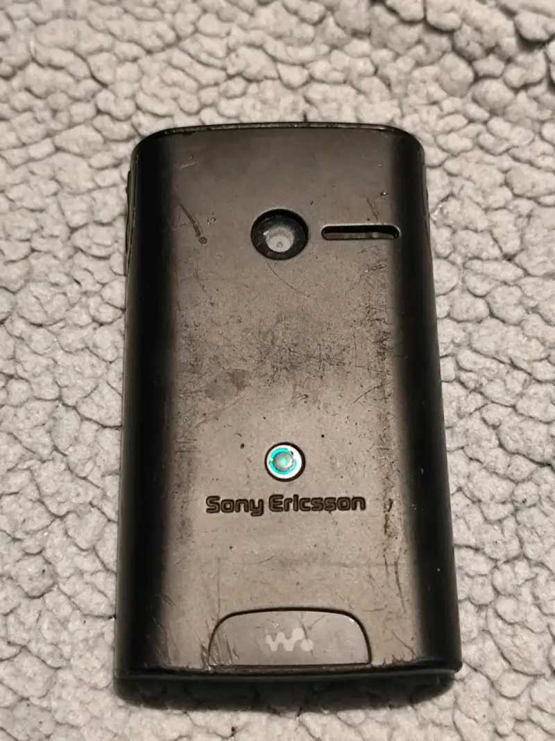 Sony Ericsson W150 - 2