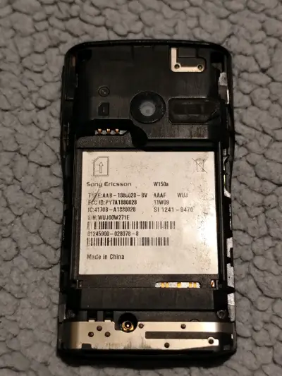 Sony Ericsson W150 - miniatura 3