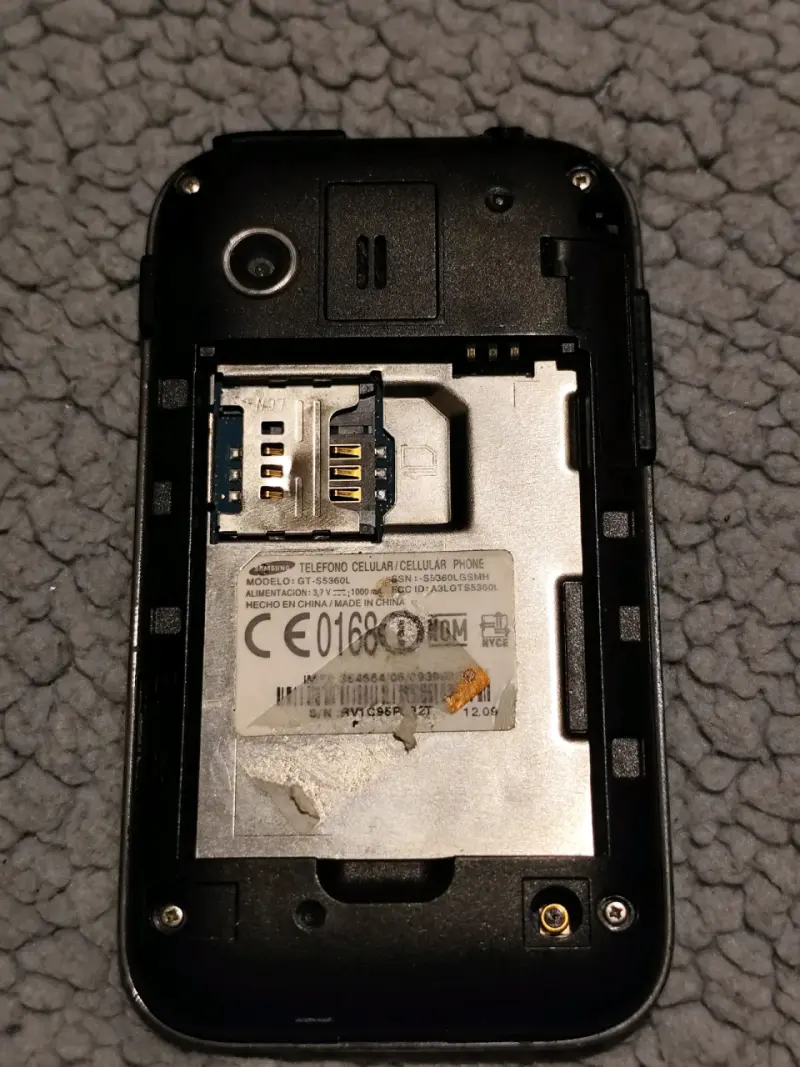 Teléfono Samsung Young (Y) - 3
