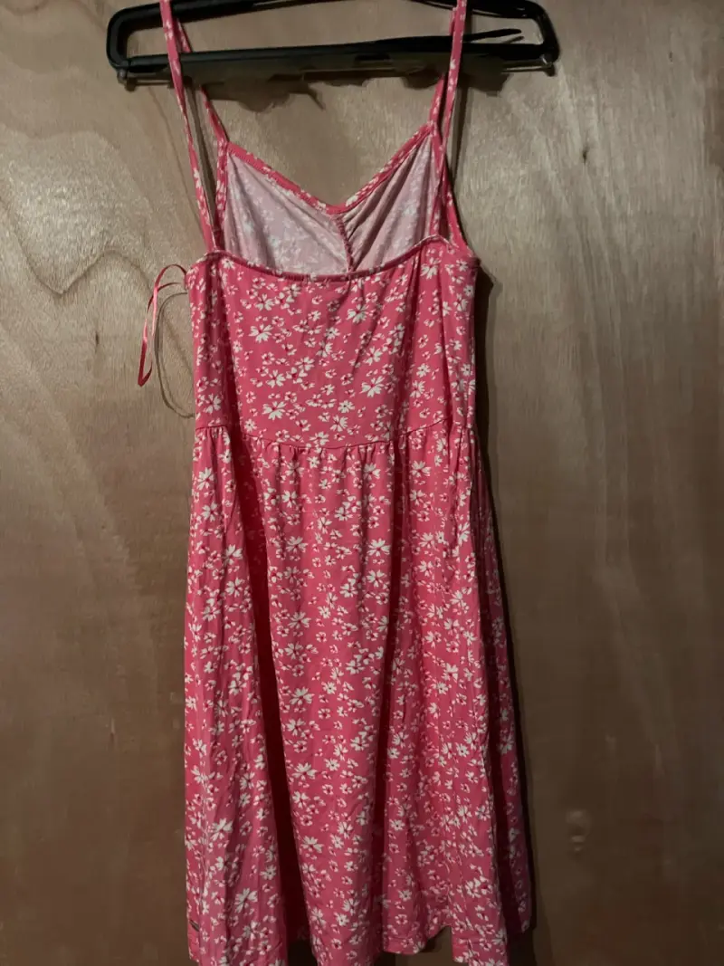 Vestido rosa con estampado floral para mujer