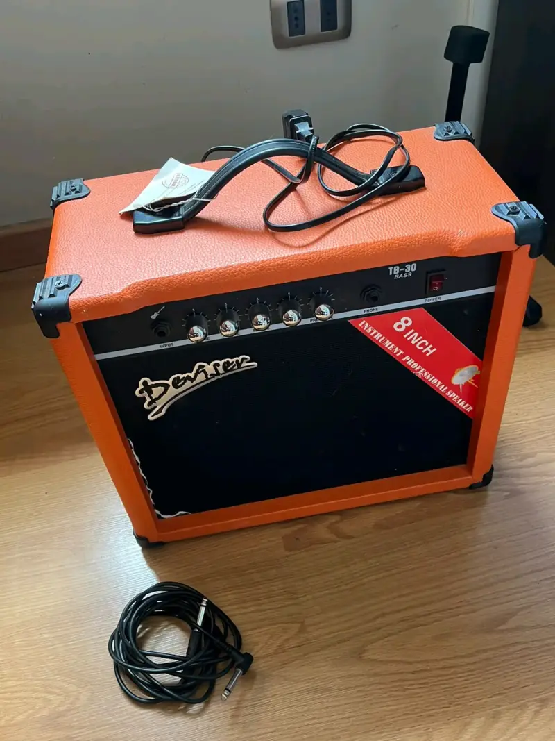 Bajo Eléctrico Washburn Sonamaster con Amplificador Donner - 4