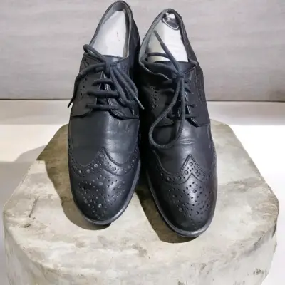 Zapatos de vestir negros 36 con diseño brogue - miniatura 1