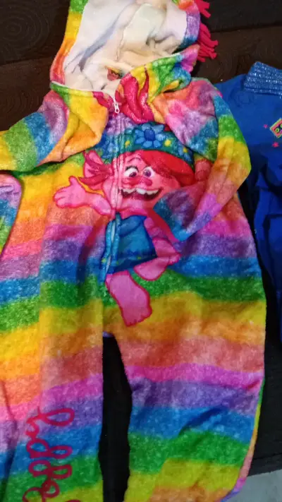 Pijama Entero Infantil Arcoíris Trolls - miniatura 1