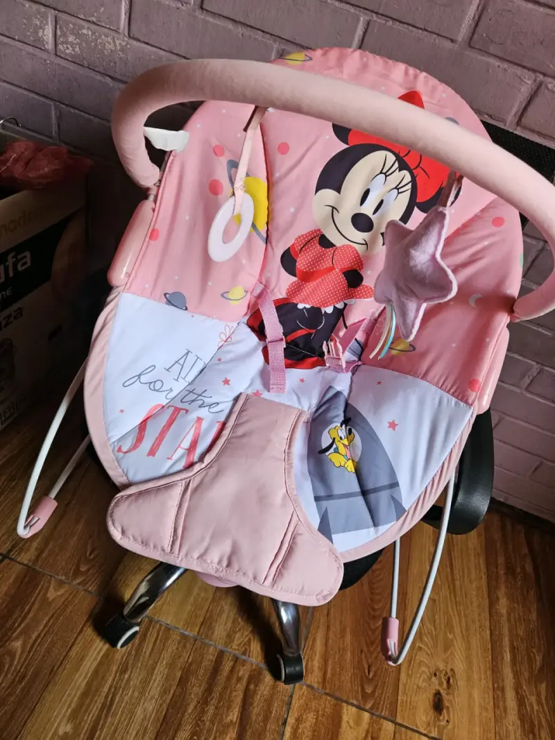 Silla mecedora para bebé Minnie Mouse rosa - 4