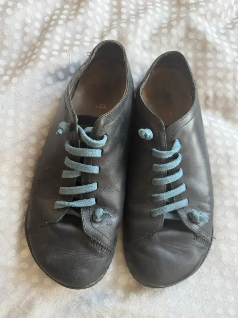 Zapatos de cuero negro con cordones Camper azules - 6