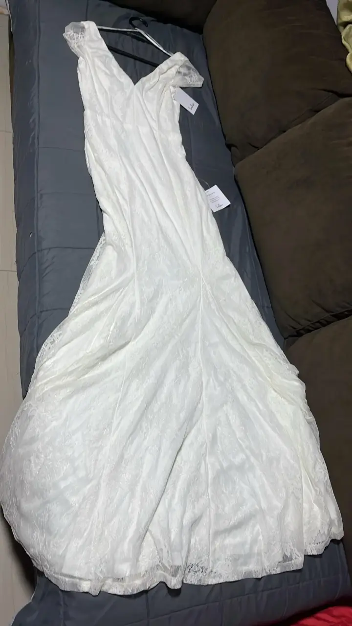 Vestido de novia blanco con encaje elegante - 3