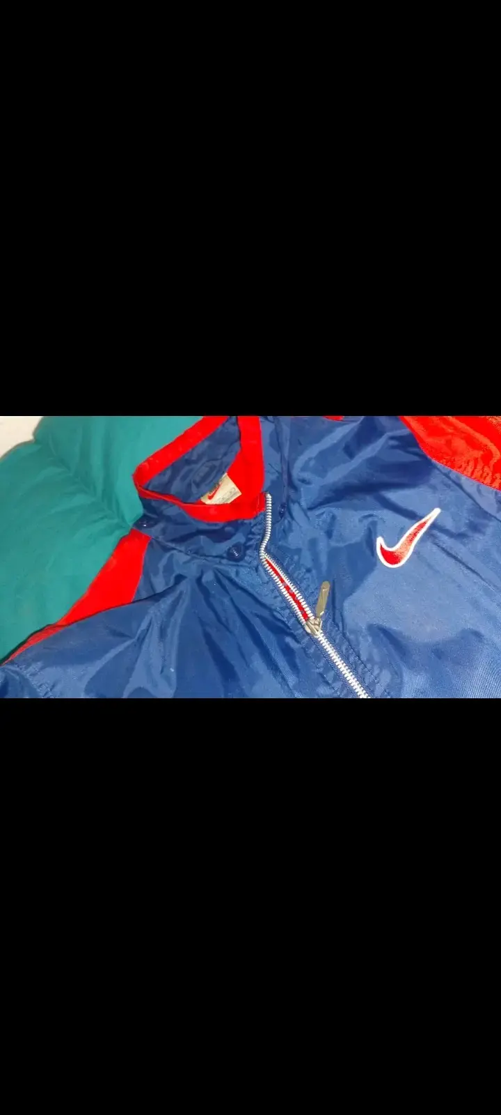 Chaqueta deportiva Nike azul y roja - 2