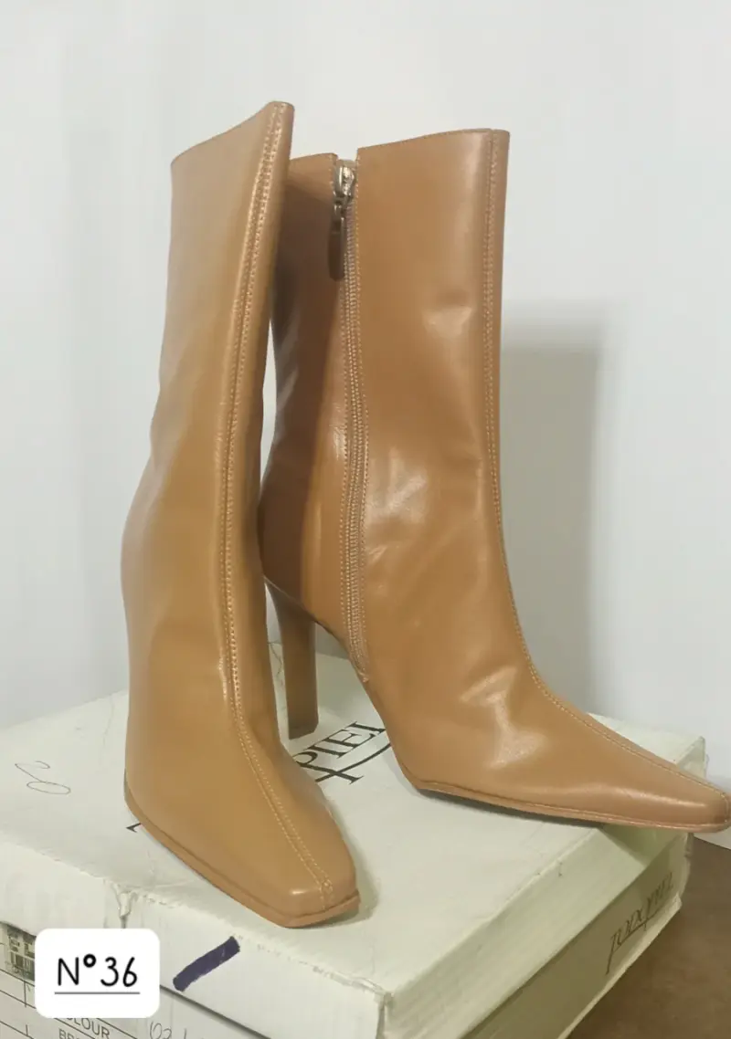 Botines de cuero en tonos marrón y rojo - 1