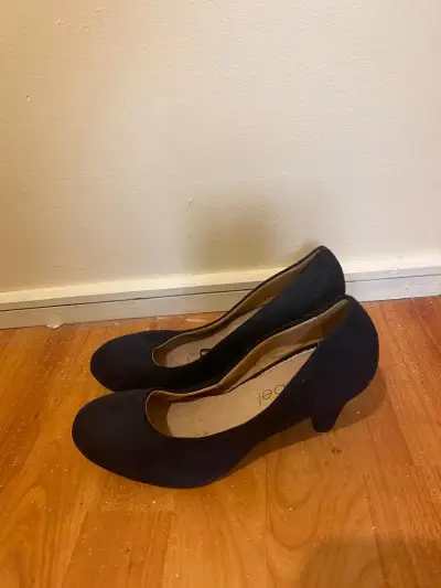 Botas negras de cuero con plataforma - miniatura 2