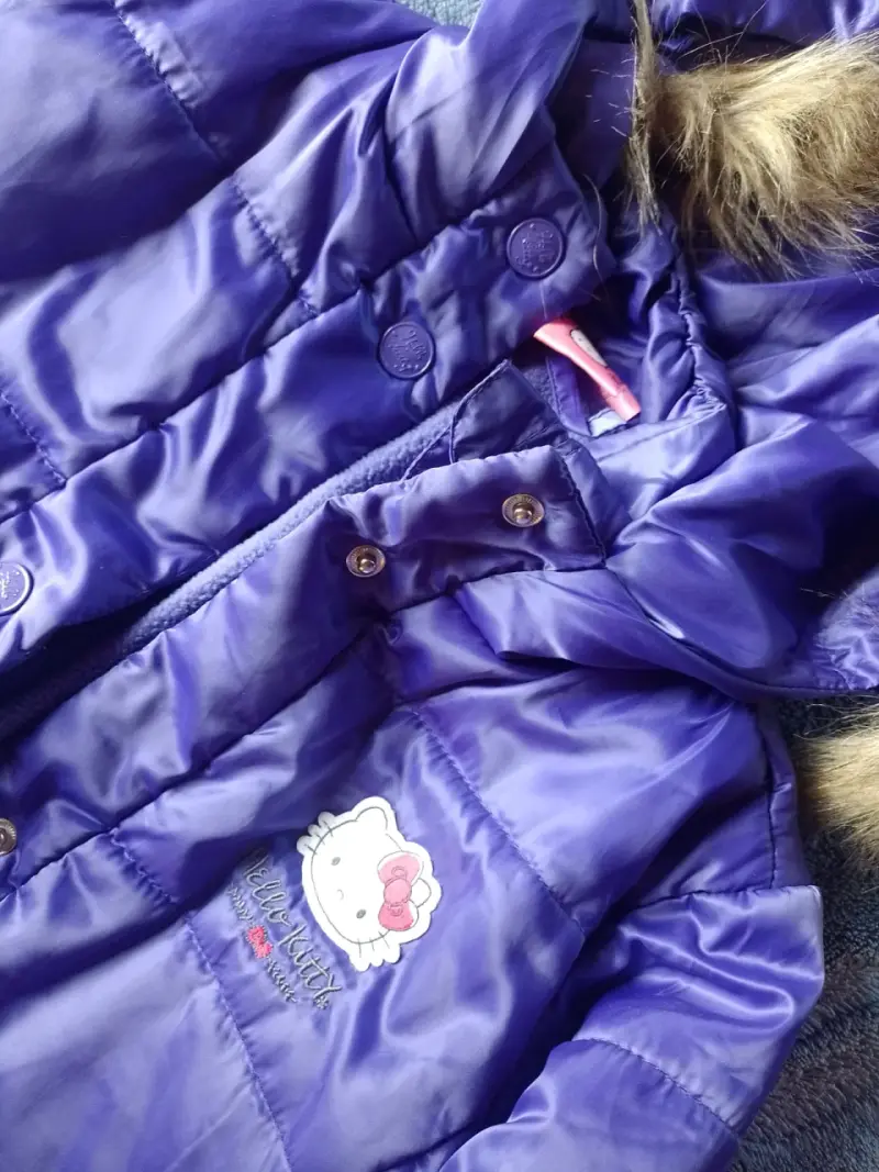 Chaqueta infantil Hello Kitty morada con capucha