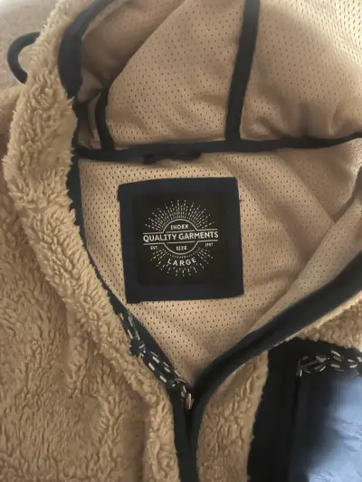 Chaqueta de lana con capucha beige - miniatura 3