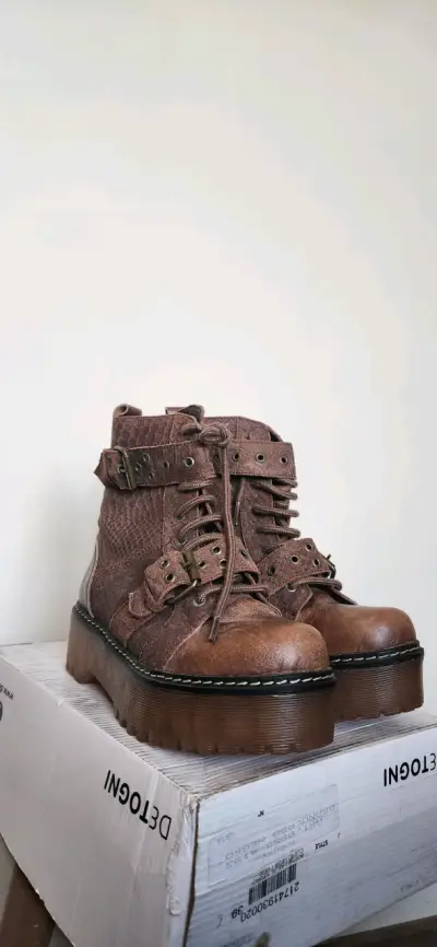 Botas de cuero marrón con plataforma Detogni - miniatura 2