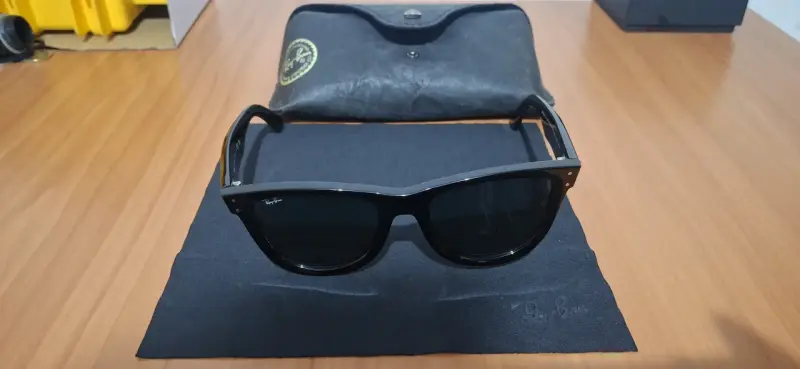 Gafas de sol Ray-Ban negras clásicas - 1