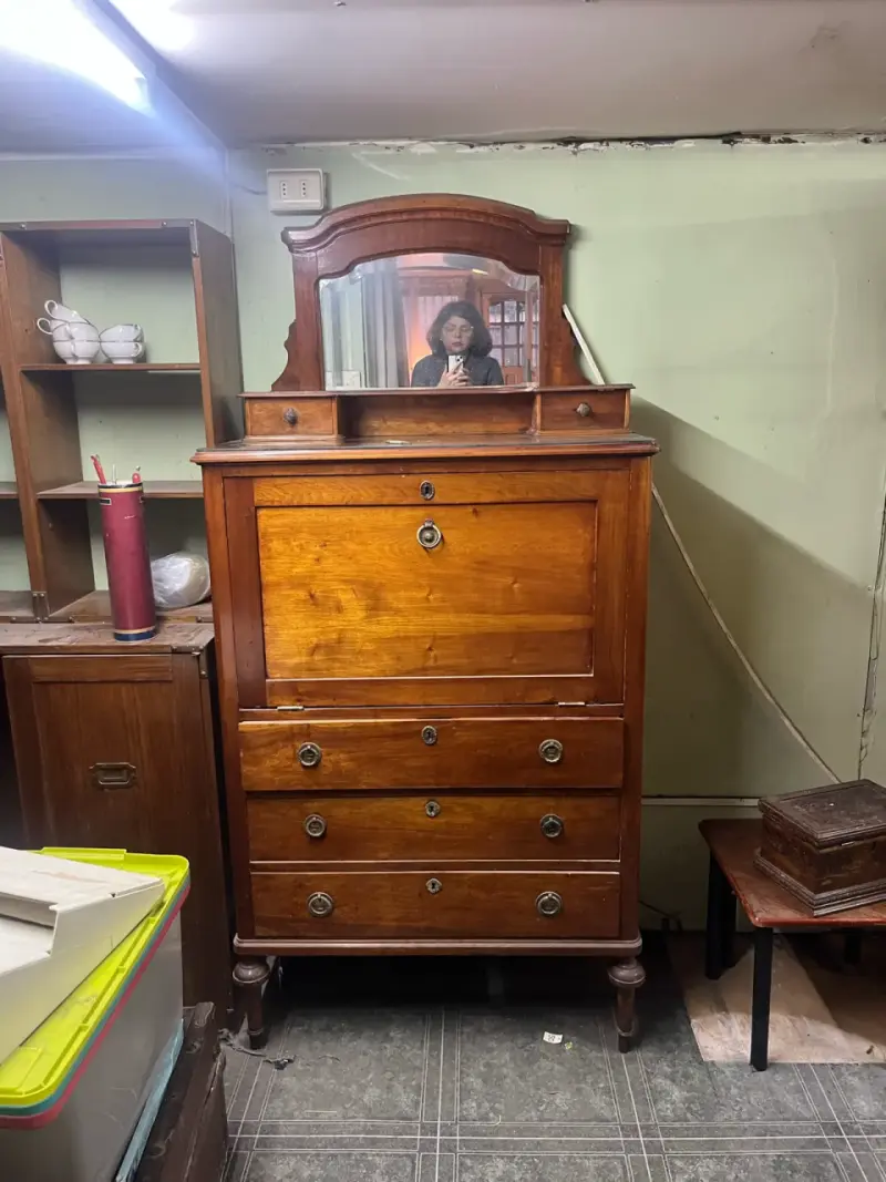 Escritorio antiguo de madera con espejo - 3