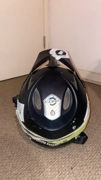 Casco integral Enduro “S” 2011 usado + Antiparras - miniatura 4