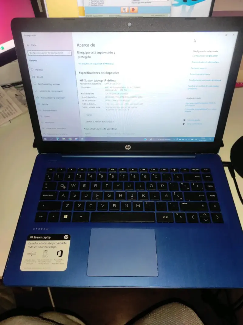 Laptop HP Stream 14 Azul con Windows 10 - 1