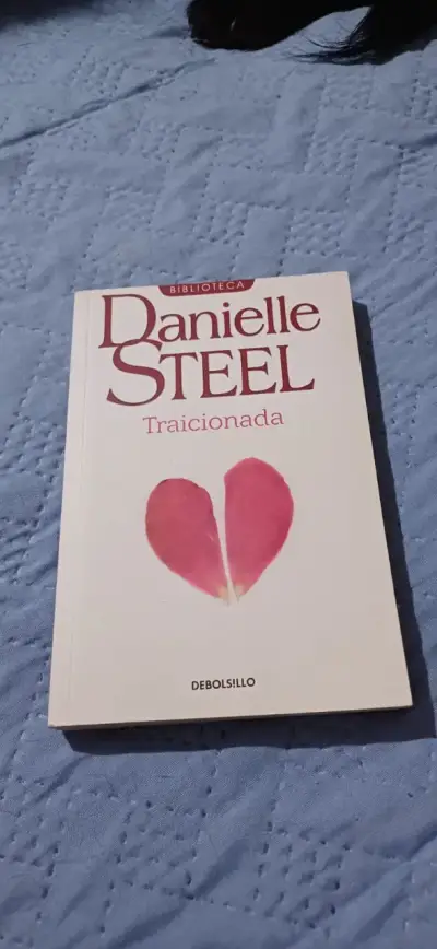 Lote de libros de romance y ficción - miniatura 3