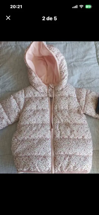 Chaqueta acolchada floral para bebé niña - miniatura 1