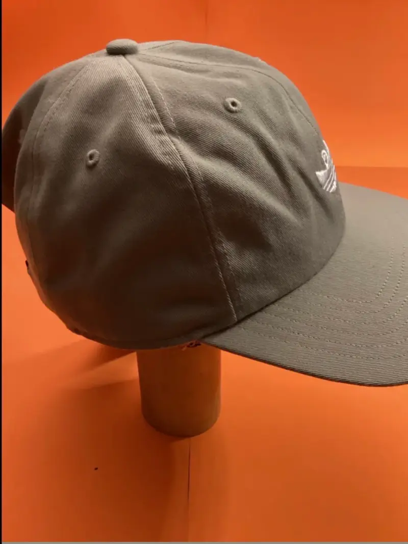 Gorra beige con logo bordado Adidas shmoo hat - 2