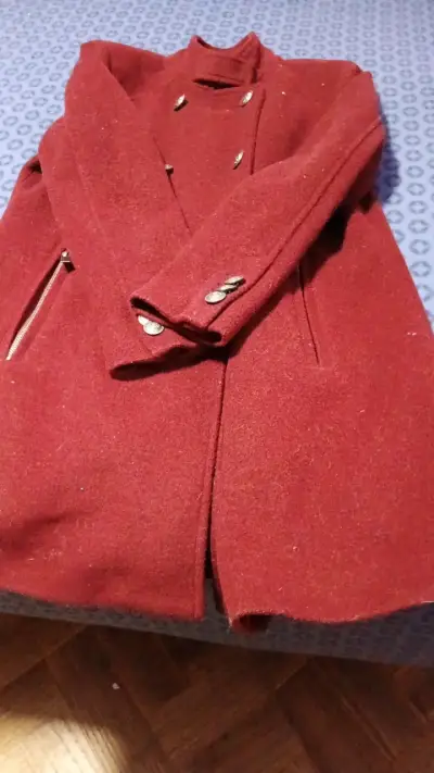 Abrigo rojo de lana para mujer - miniatura 4