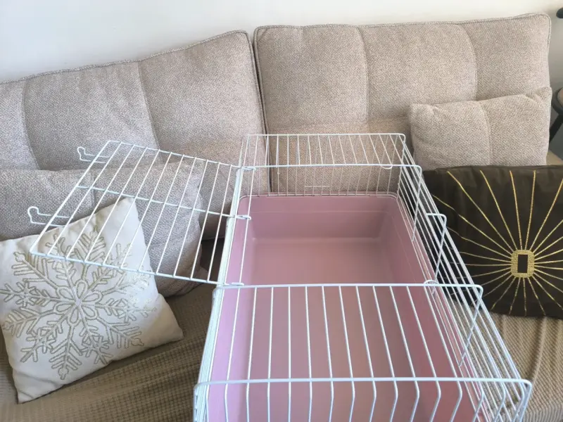 Jaula para mascotas pequeña rosa y blanca - 3