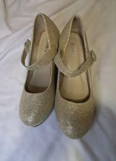 Zapatos dorados de fiesta para niña con correa - miniatura 2