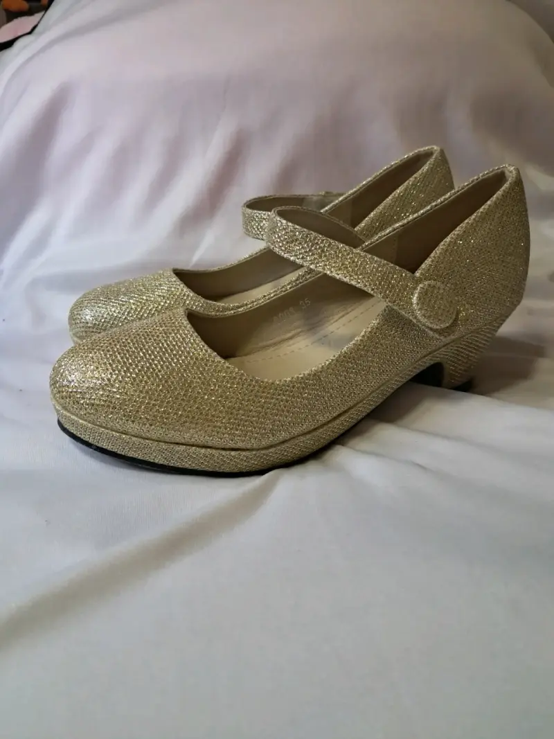 Zapatos dorados de fiesta para niña con correa - 3