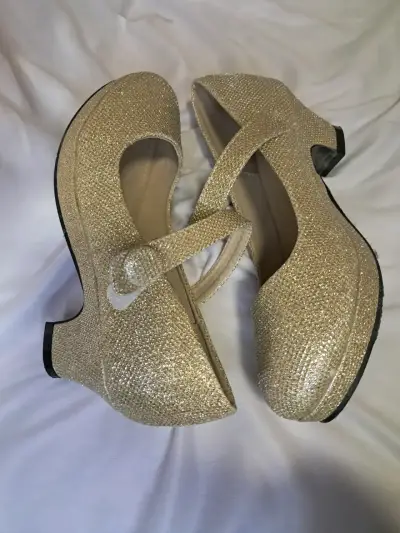 Zapatos dorados de fiesta para niña con correa - miniatura 4