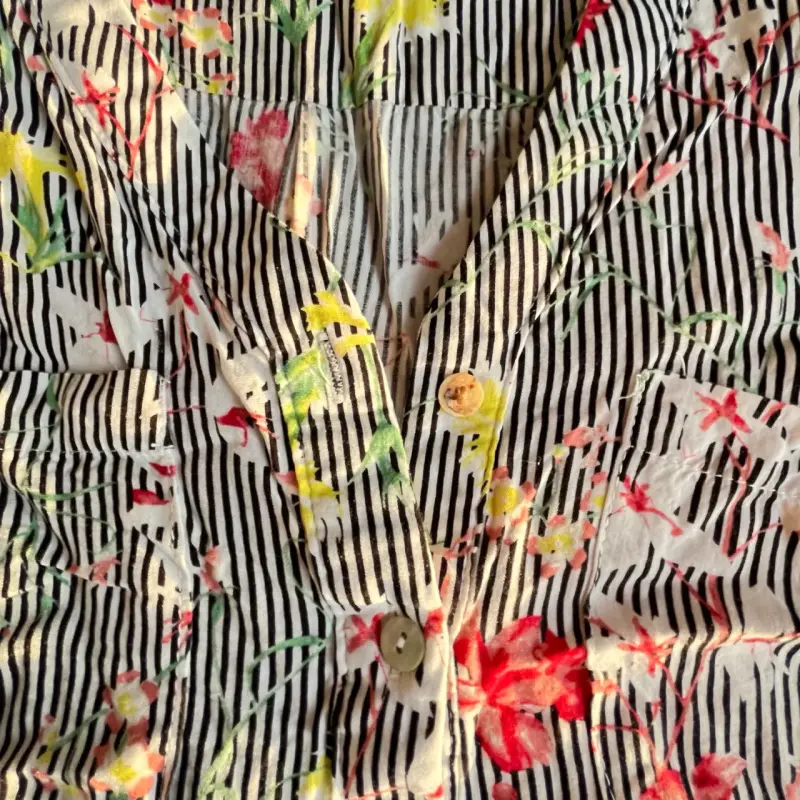 Blusa de mujer con estampado floral y rayas - 2