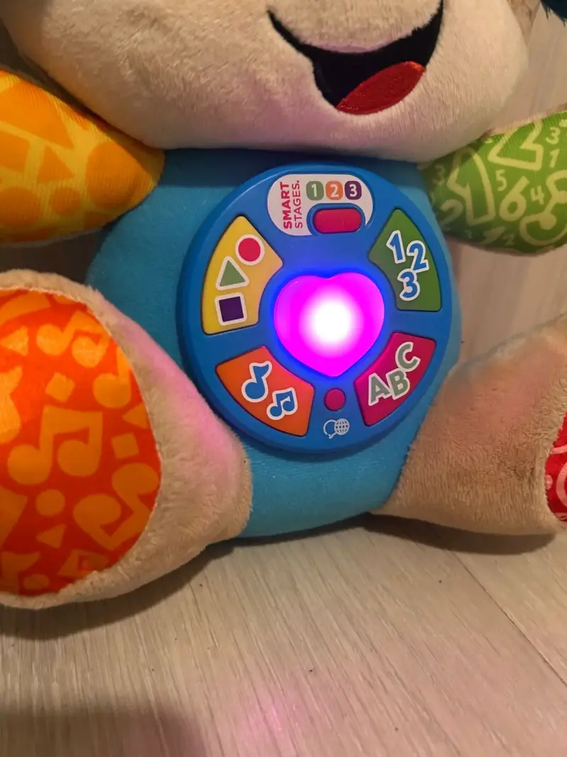 Peluche interactivo Fisher Price perrito aprende conmigo - 2